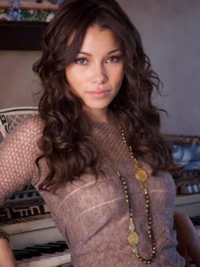 Jessica Parker Kennedy